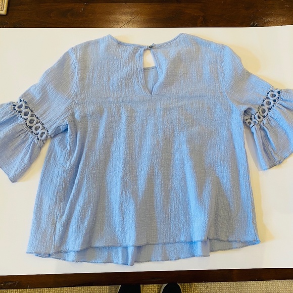 Timing Top Blue Size Medium (Fits like a small) - Picture 2 of 3
